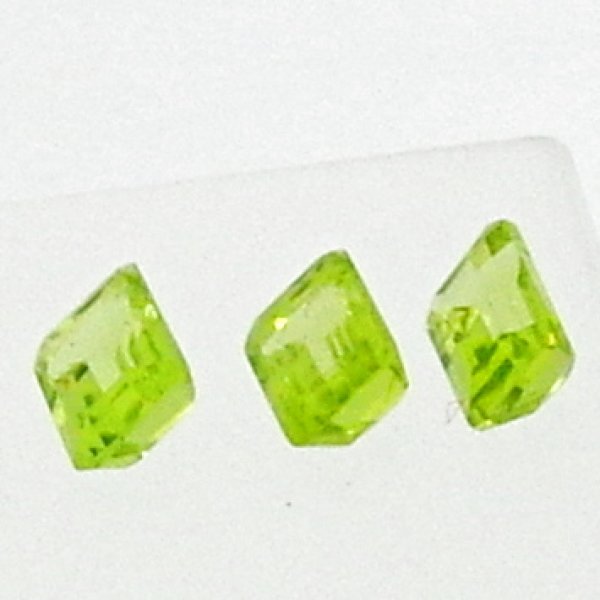 画像6: ペリドット 約6×4mm 8月誕生石
