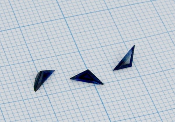 画像4: サファイヤ三角形　9月誕生石　約0.20-0.23ct 