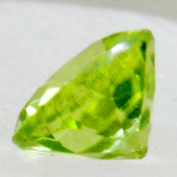 画像9: ペリドット 直径約5.2mm×厚み3.5mm　8月誕生石