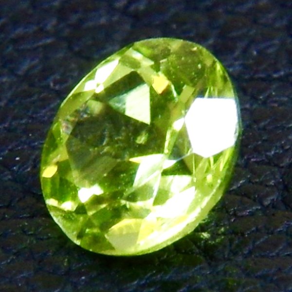画像11: ペリドット 直径約5.2mm×厚み3.5mm　8月誕生石