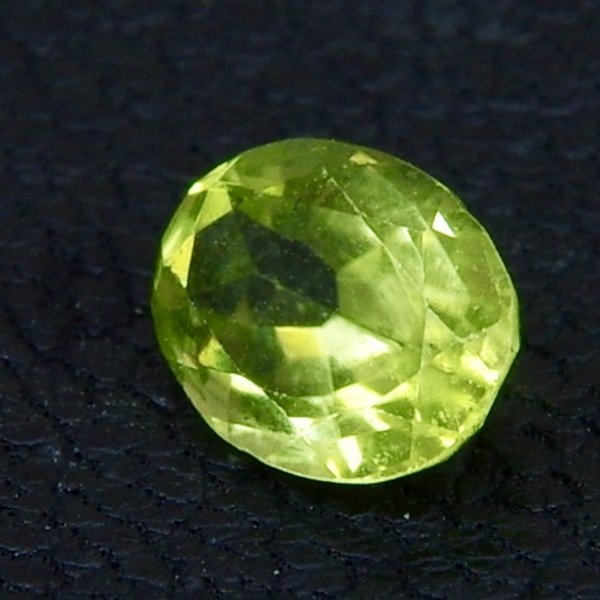 画像7: ペリドット オーバル　約5×6.9×厚み3.3mm 0.84ct　8月誕生石