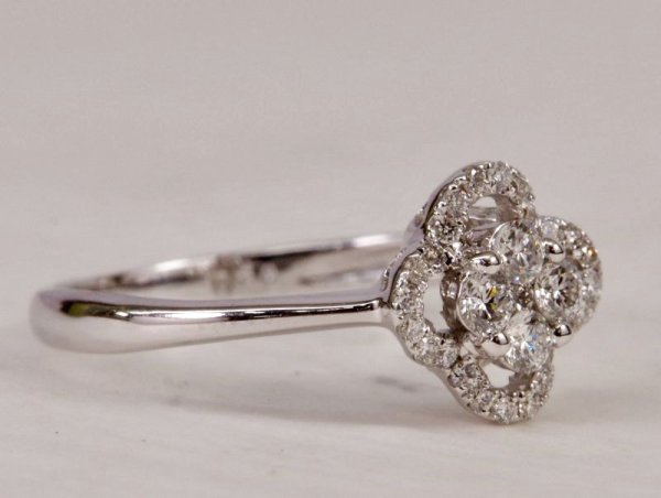 画像9: K18WGダイヤモンドフラワーリング0.32ct