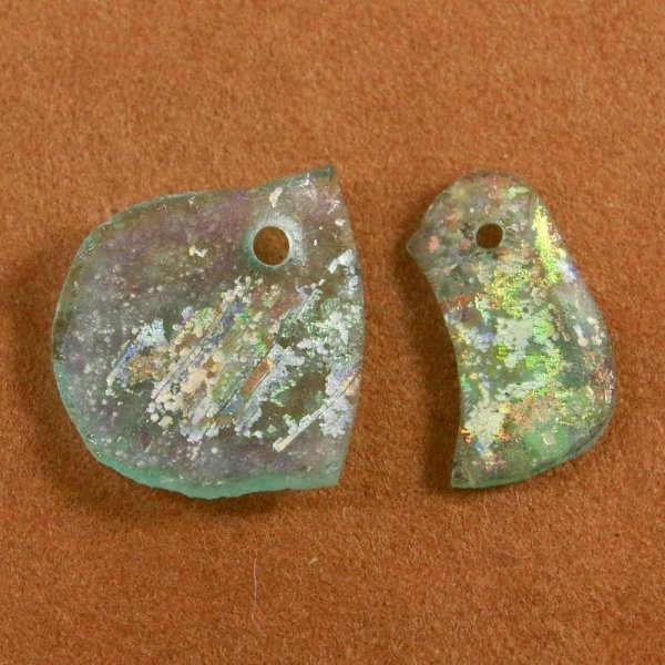 画像1: 【穴あき】古代ガラス　破片　２枚セット