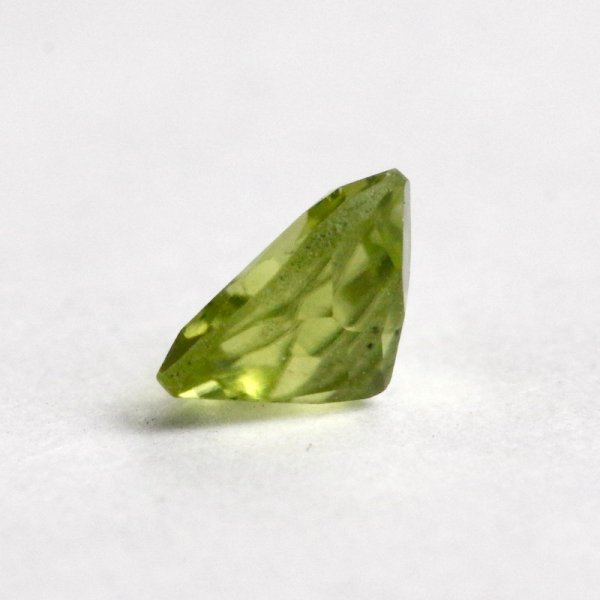 画像3:  ペリドット　ハート 約5mm 0.453ct 8月誕生石