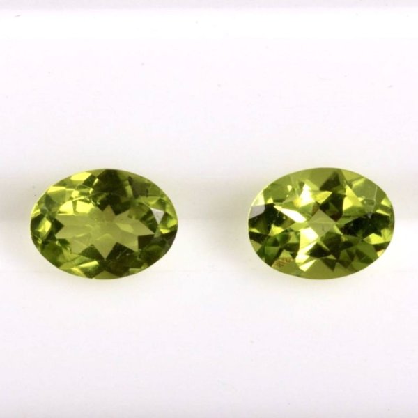 画像1: ○当店蔵出し品○ ペリドット 約8×6mm 1.17-1,20ct 8月誕生石