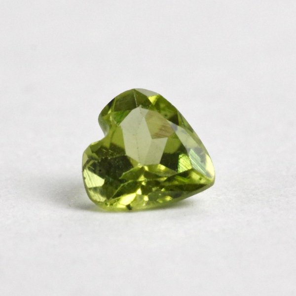 画像2:  ペリドット　ハート 約5mm 0.453ct 8月誕生石