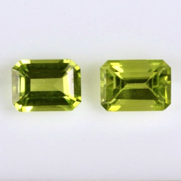 画像1: ペリドット　約8×6mm　8月誕生石