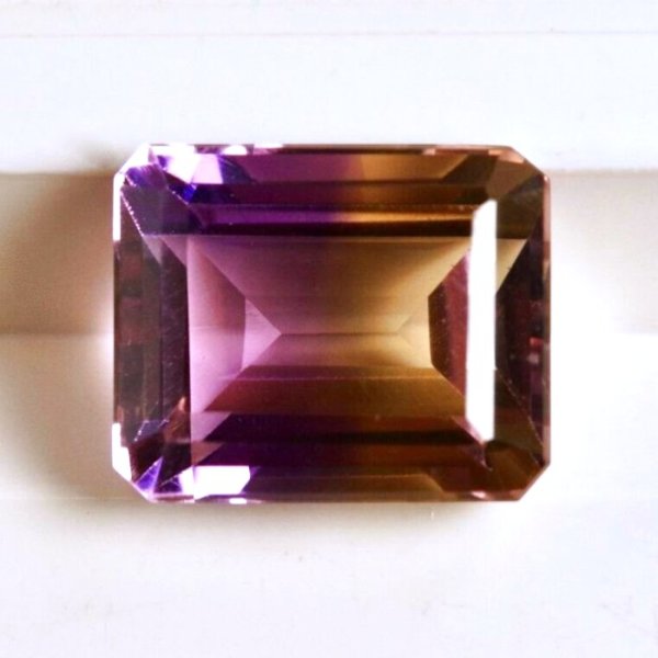 画像1: アメトリン 5.192ct バイカラーアメジスト