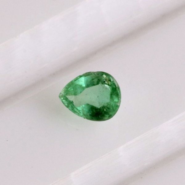 画像2: エメラルド ペアシェイプ　0.251ct ５月誕生石