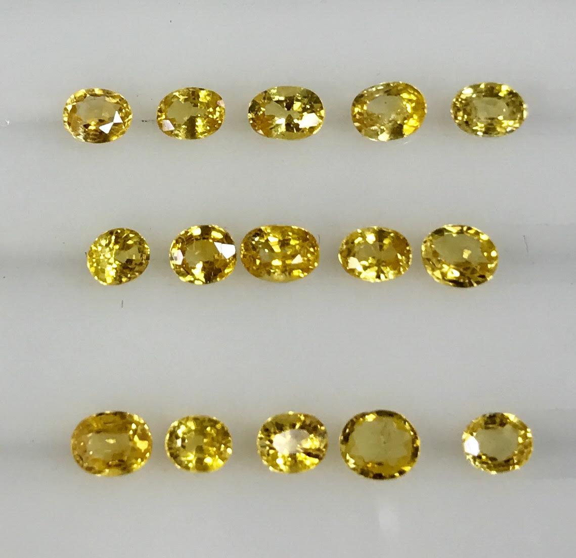 イエローサファイア　平均0.149ct　9月誕生石