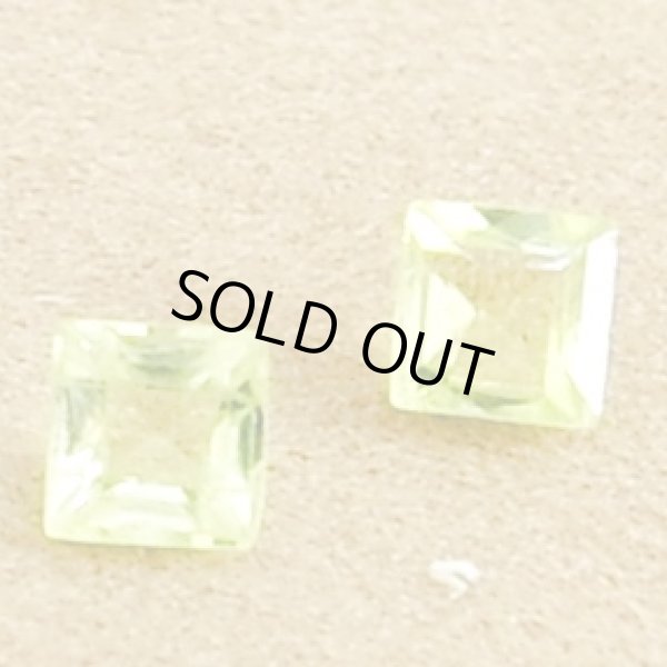 画像2: スクエアペリドット　約3×3×厚み2mm　8月誕生石 (2)