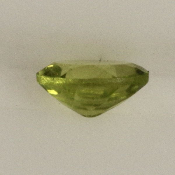 画像2: ペリドット オーバル 約4.9×3.8×t2.6mm 0.32ct 8月誕生石 (2)