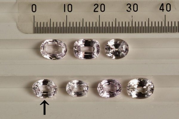 画像5: ※ワケあり!※ クンツァイト  約7.7×5.8×厚み4.5mm 1.460ct (5)