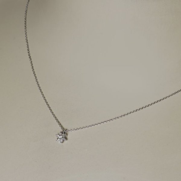 画像3: K18WG フラワーダイヤモンドペンダントネックレス02 (3)