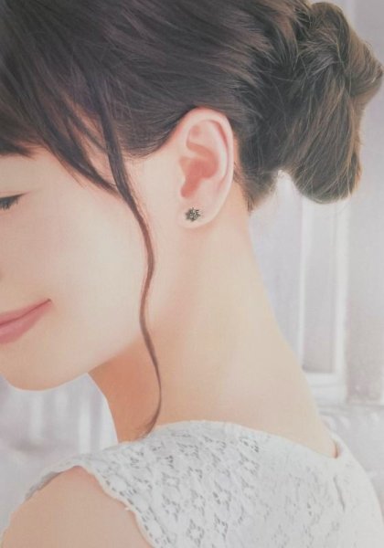 画像7: K18WG フラワーダイヤモンドピアス01 (7)