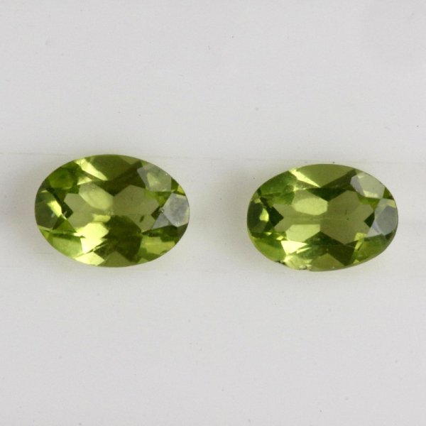 画像1:  ペリドット 約5×7mm 平均0.826ct 8月誕生石 (1)