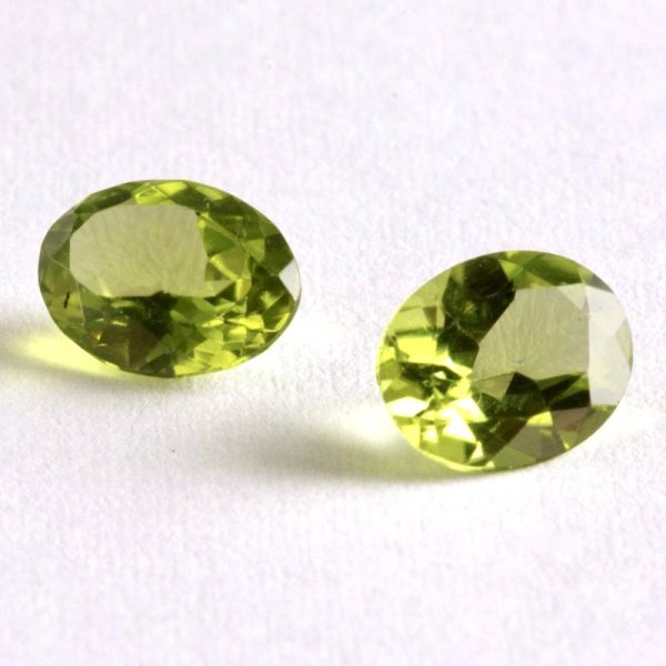 画像2: ○当店蔵出し品○ ペリドット 約8×6mm 1.17-1,20ct 8月誕生石 (2)