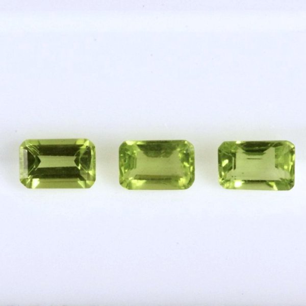 画像1: ペリドット オクタゴンカット　約6×4mm　8月誕生石 (1)