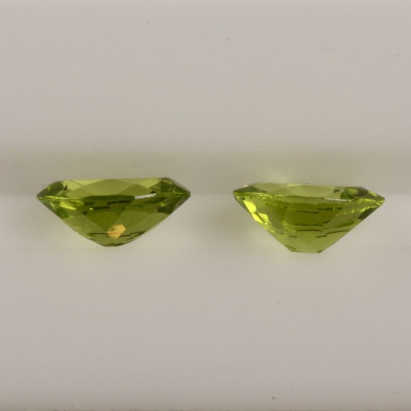 ○当店蔵出し品○ ペリドット 約8×6×mm 1.17-1,20ct 8月誕生石