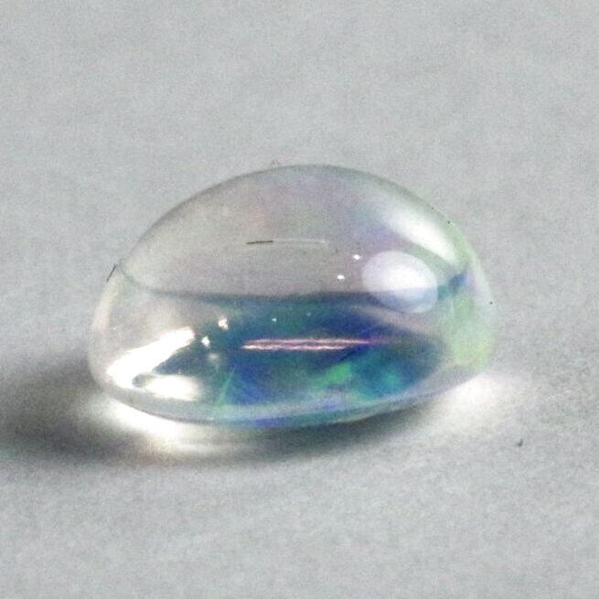 メキシコオパール(ウォーターオパール)　0.941ct 約7×6.5×厚み4mm