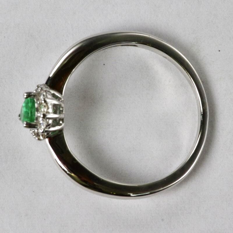 K18WG エメラルド　0.70 ダイヤモンド　0.52 リング　指輪